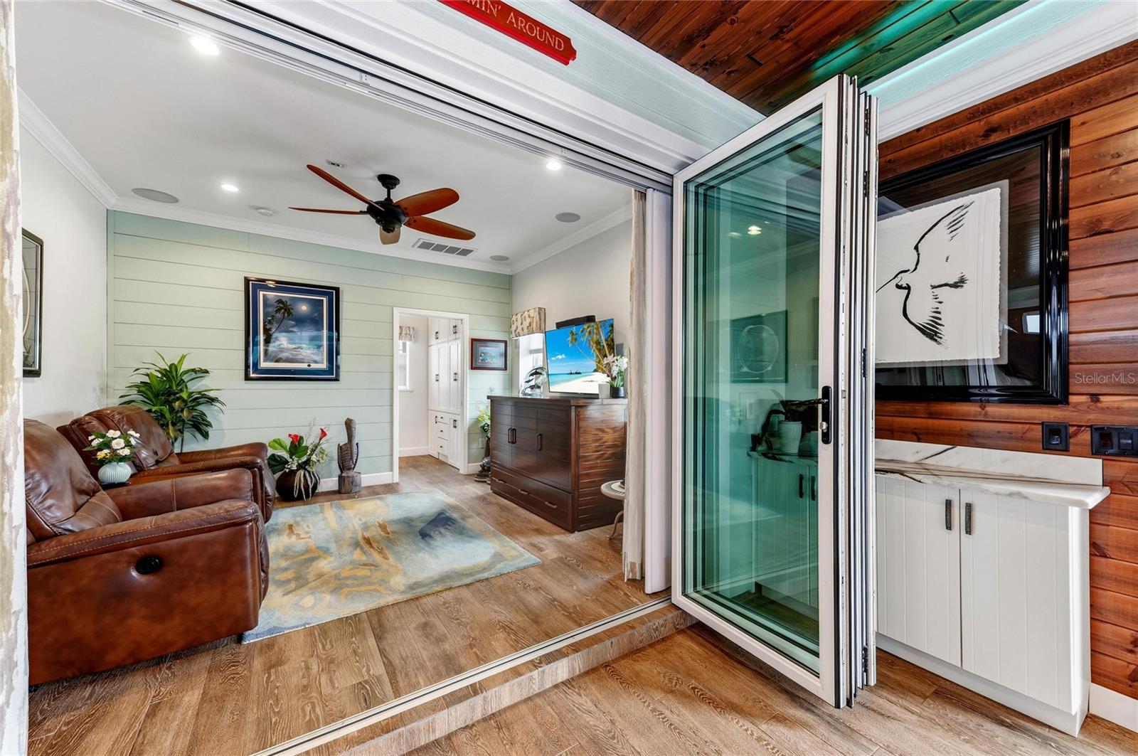 THORNTON CRK MOTORCOACH RESIDENCE - Residential
