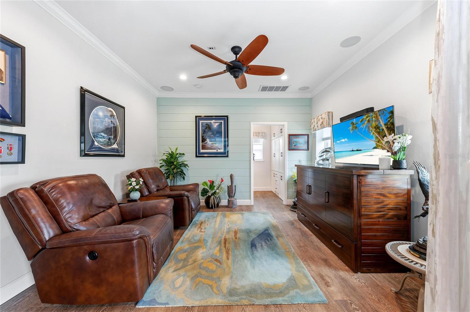 THORNTON CRK MOTORCOACH RESIDENCE - Residential