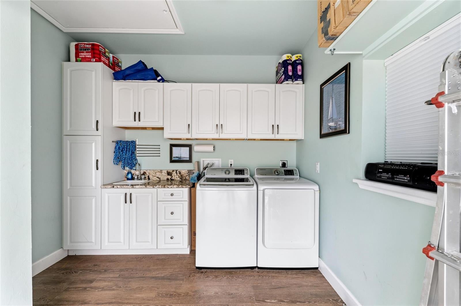 THORNTON CRK MOTORCOACH RESIDENCE - Residential