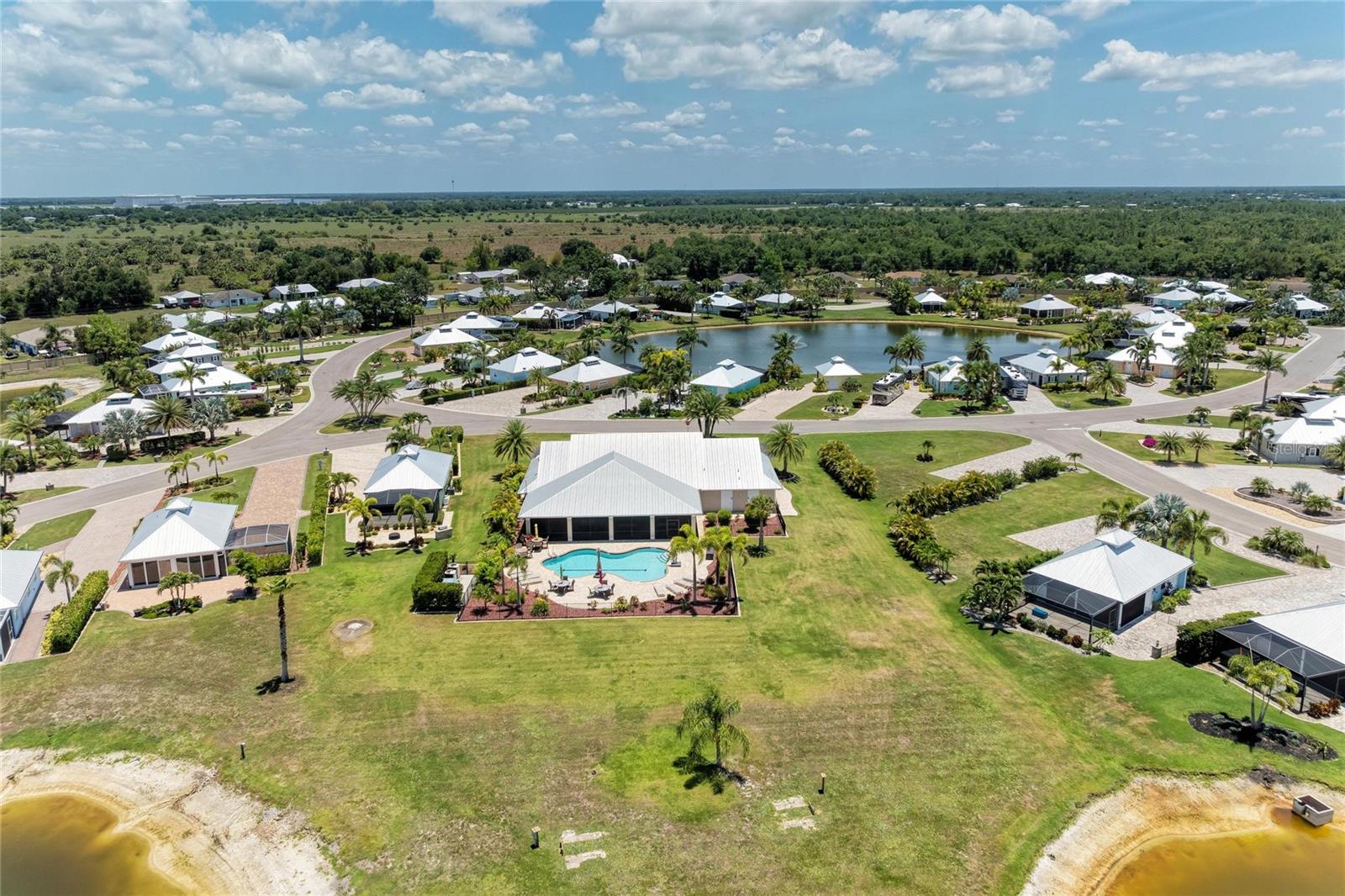 THORNTON CRK MOTORCOACH RESIDENCE - Residential