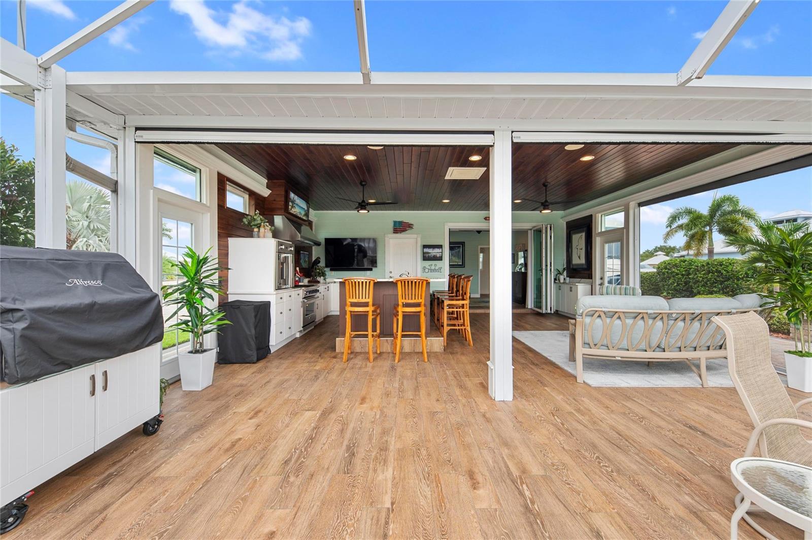 THORNTON CRK MOTORCOACH RESIDENCE - Residential