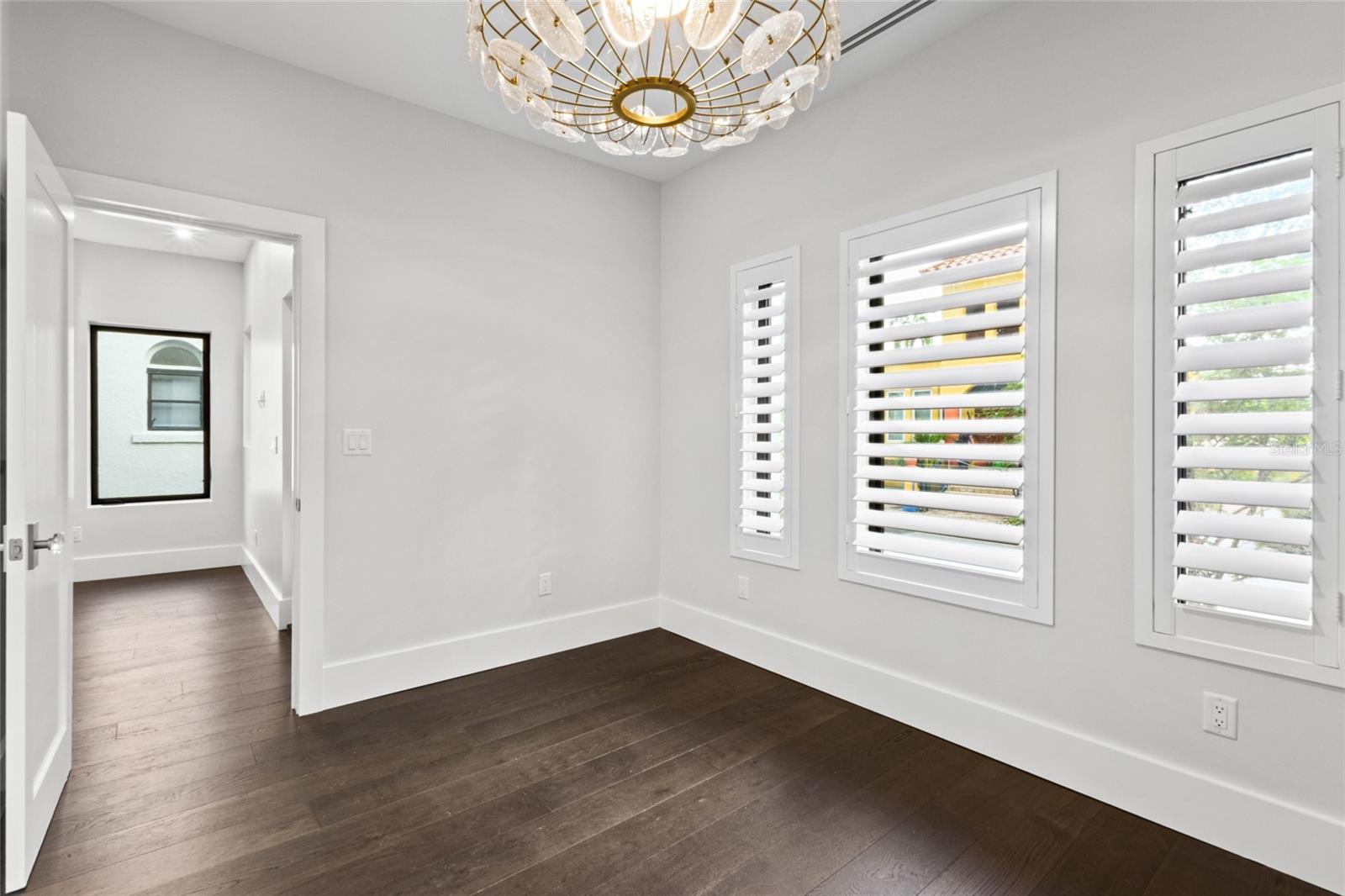BURNS COURT - Residential