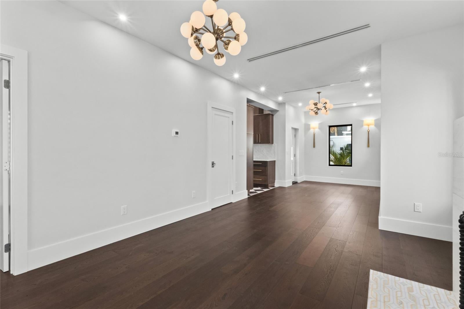 BURNS COURT - Residential