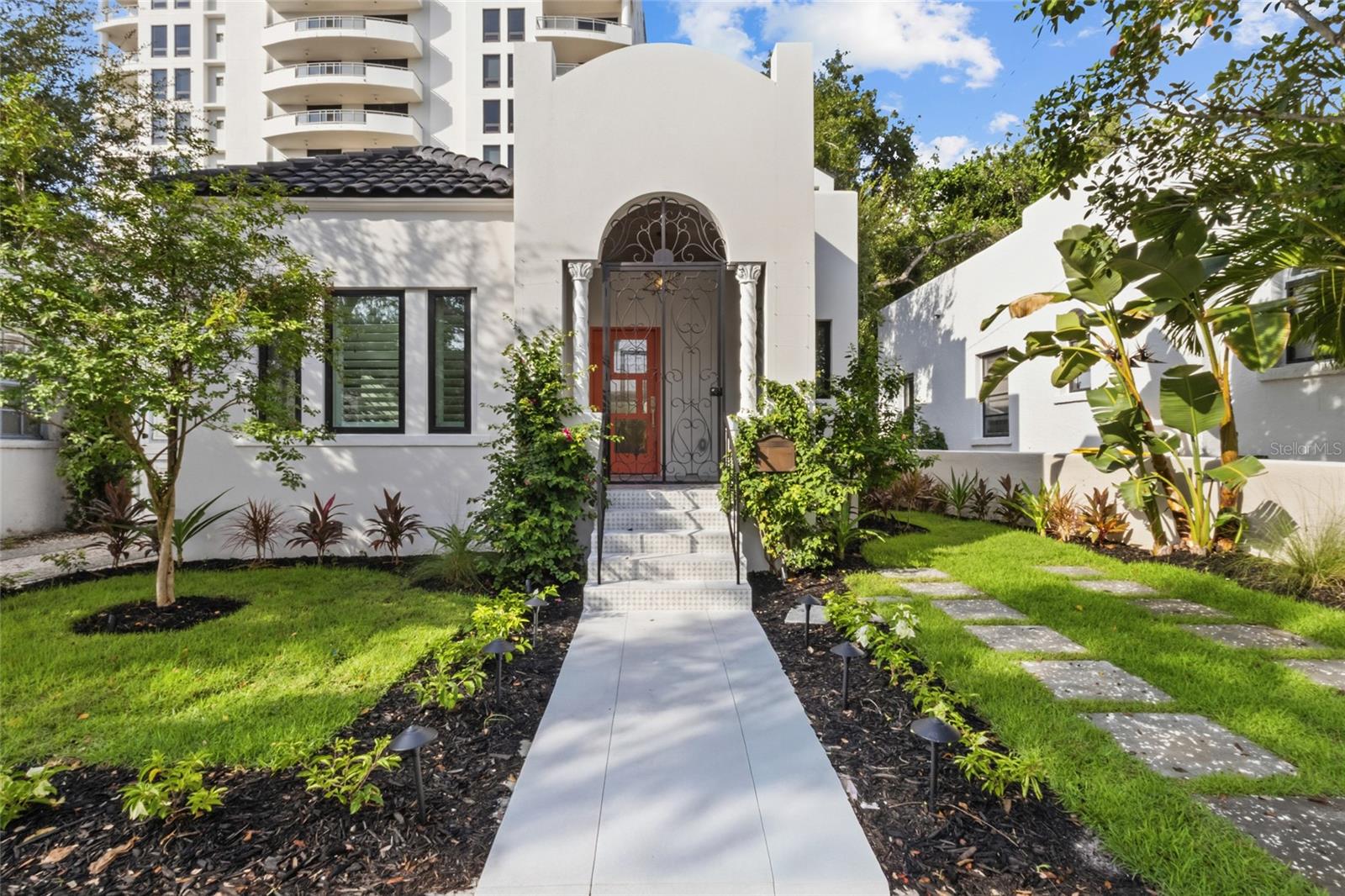 BURNS COURT - Residential