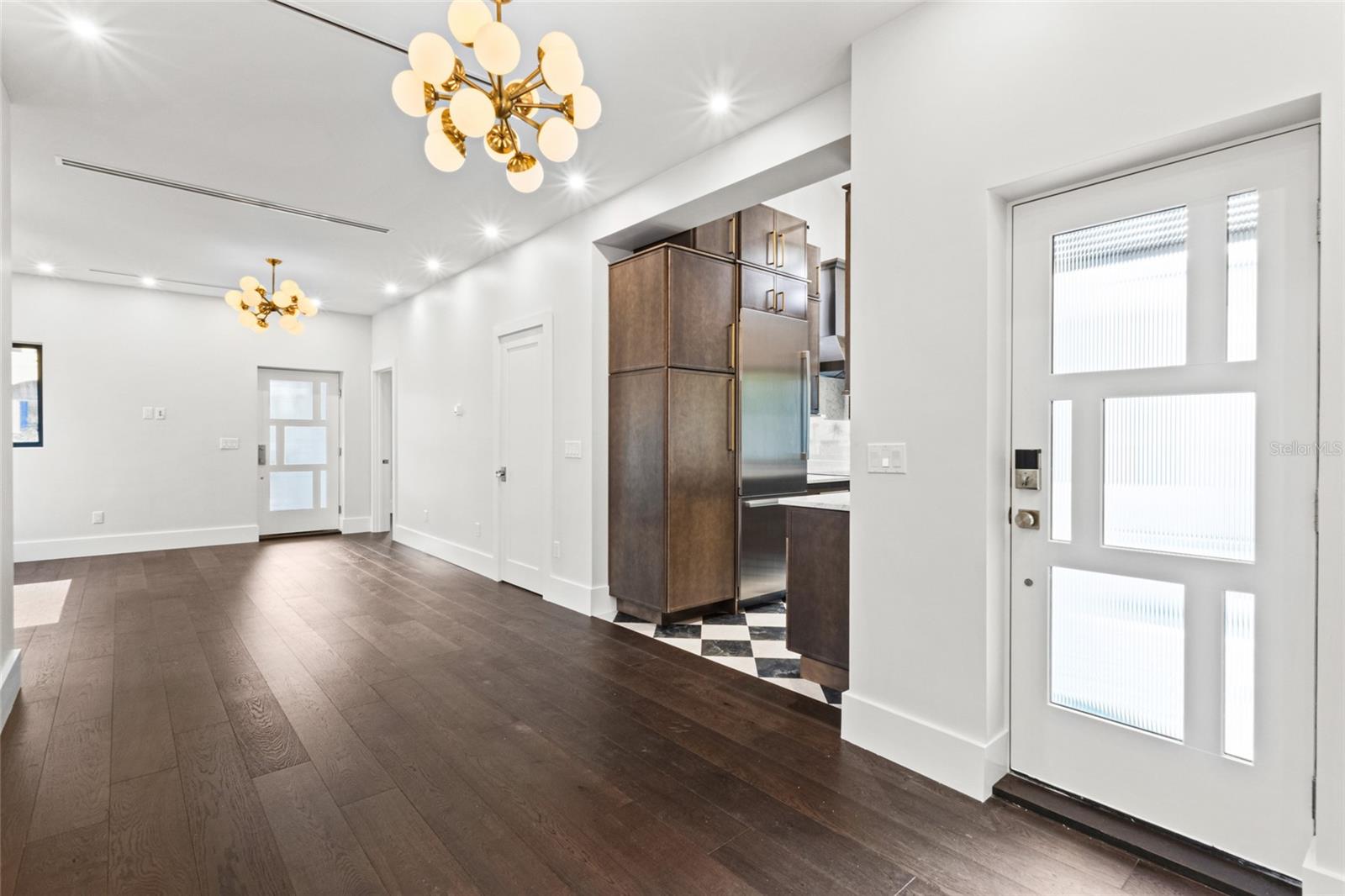 BURNS COURT - Residential