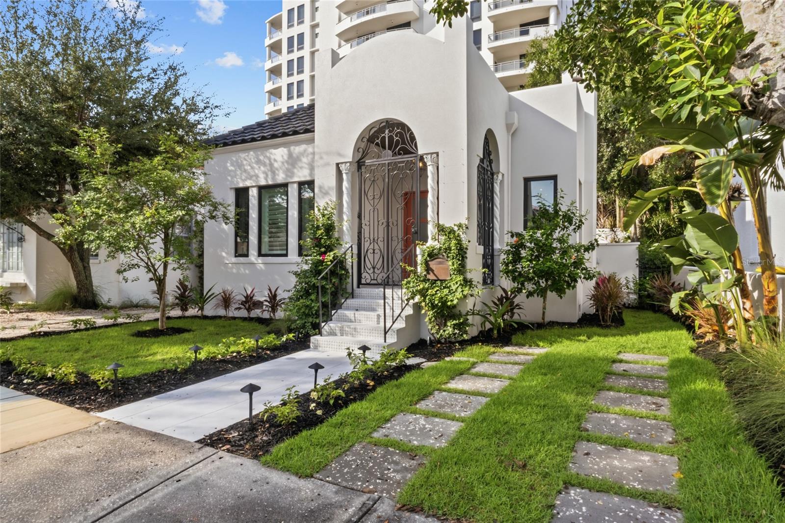 BURNS COURT - Residential