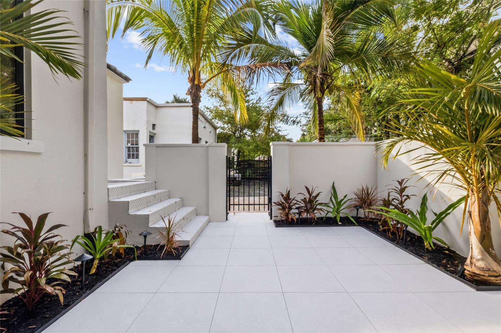BURNS COURT - Residential