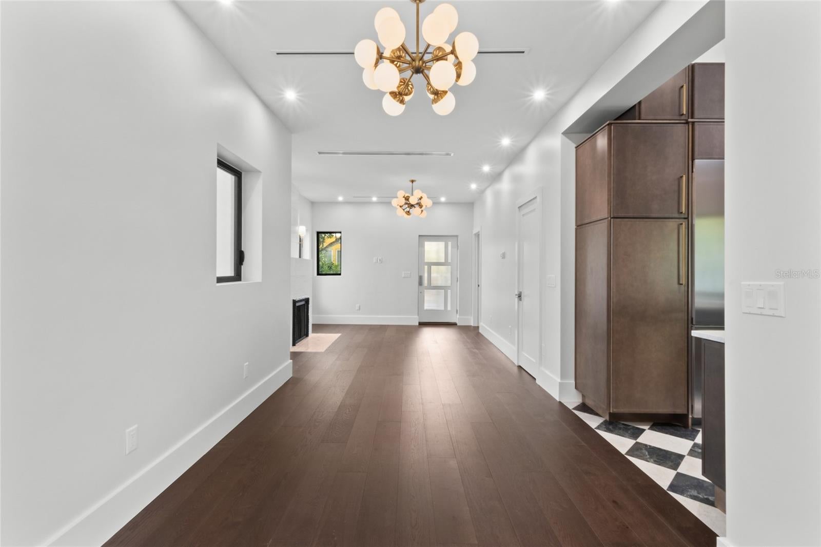 BURNS COURT - Residential
