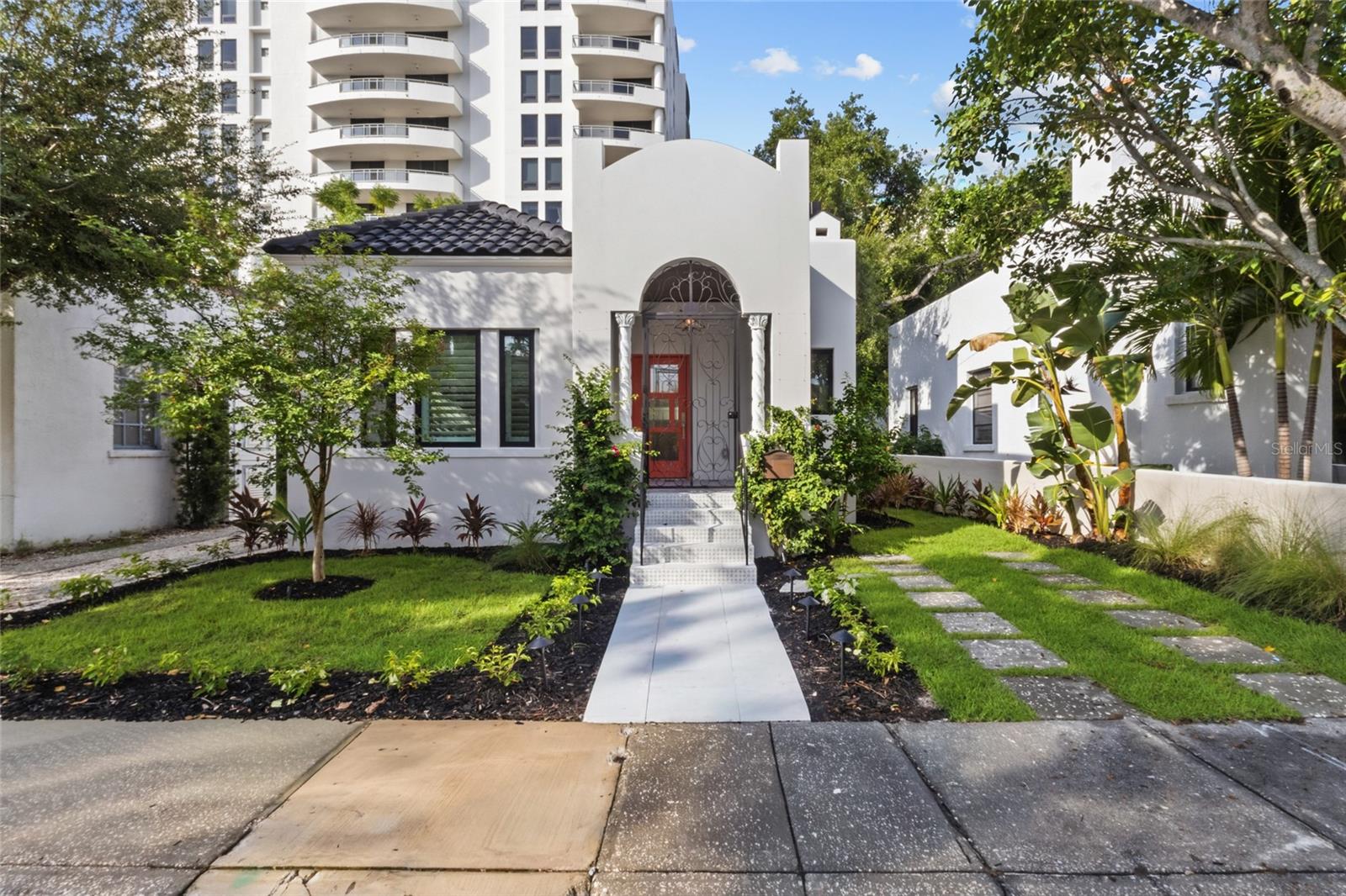BURNS COURT - Residential