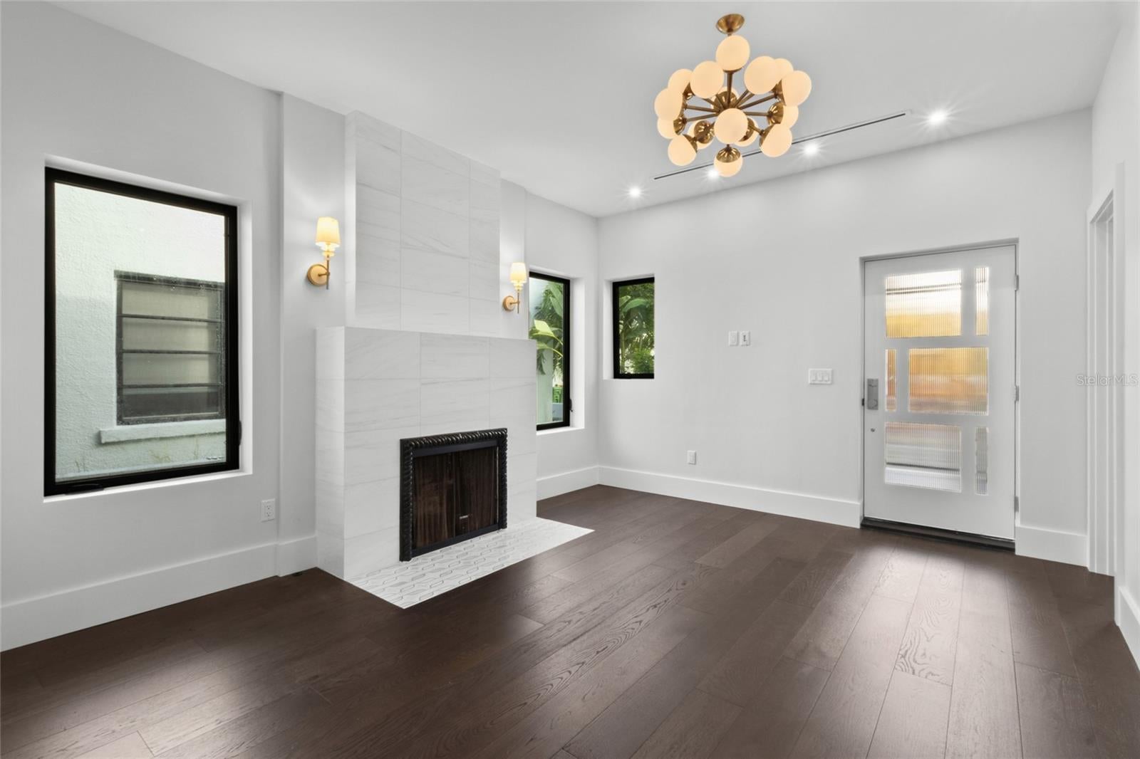 BURNS COURT - Residential