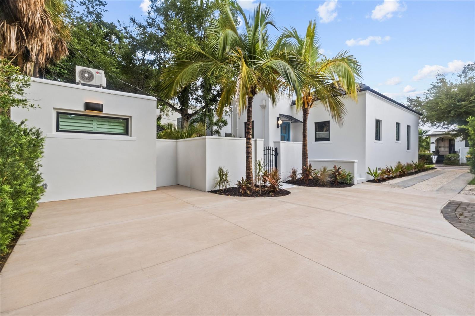 BURNS COURT - Residential