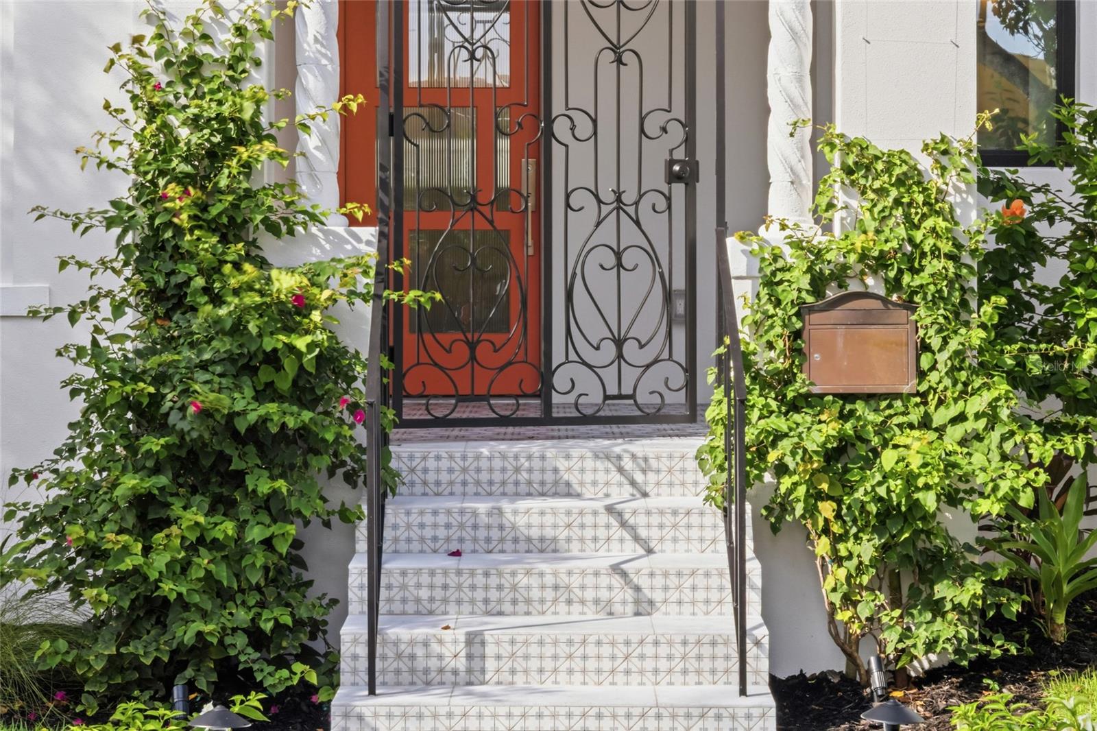 BURNS COURT - Residential