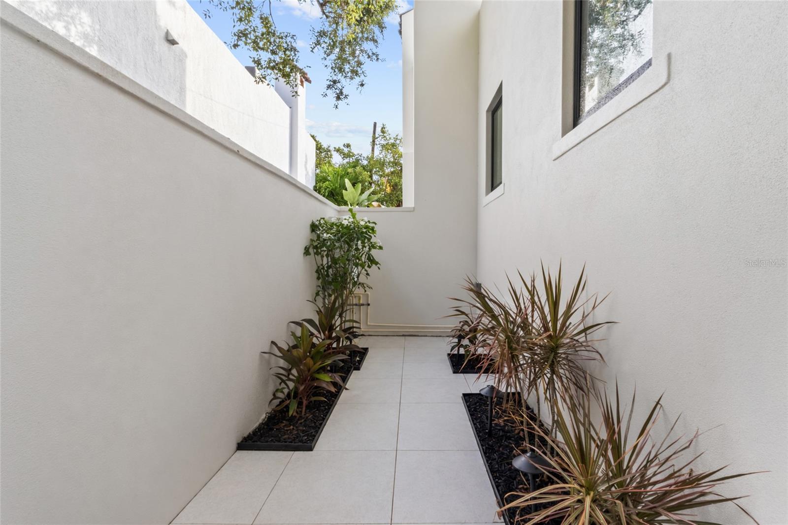 BURNS COURT - Residential