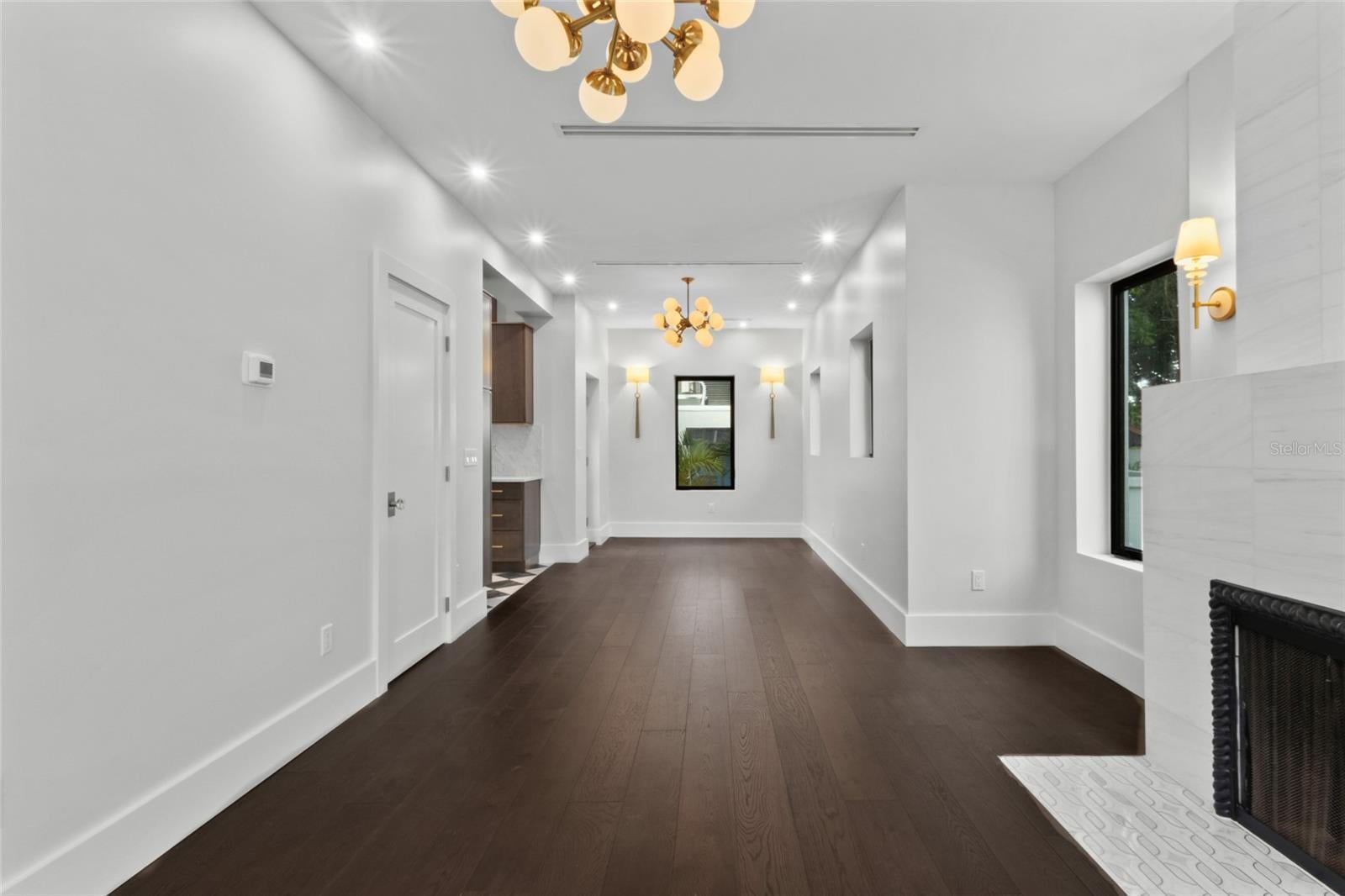 BURNS COURT - Residential