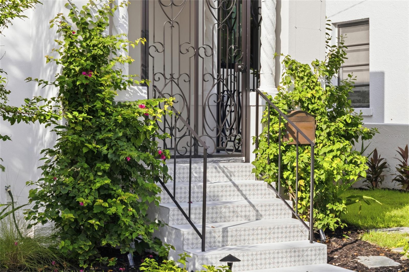 BURNS COURT - Residential