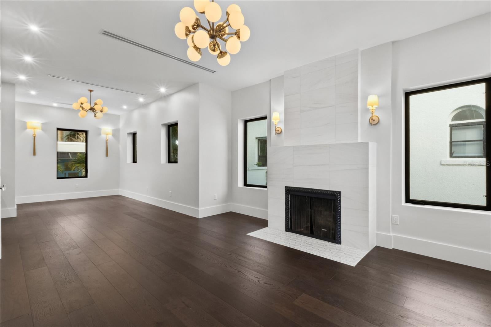 BURNS COURT - Residential