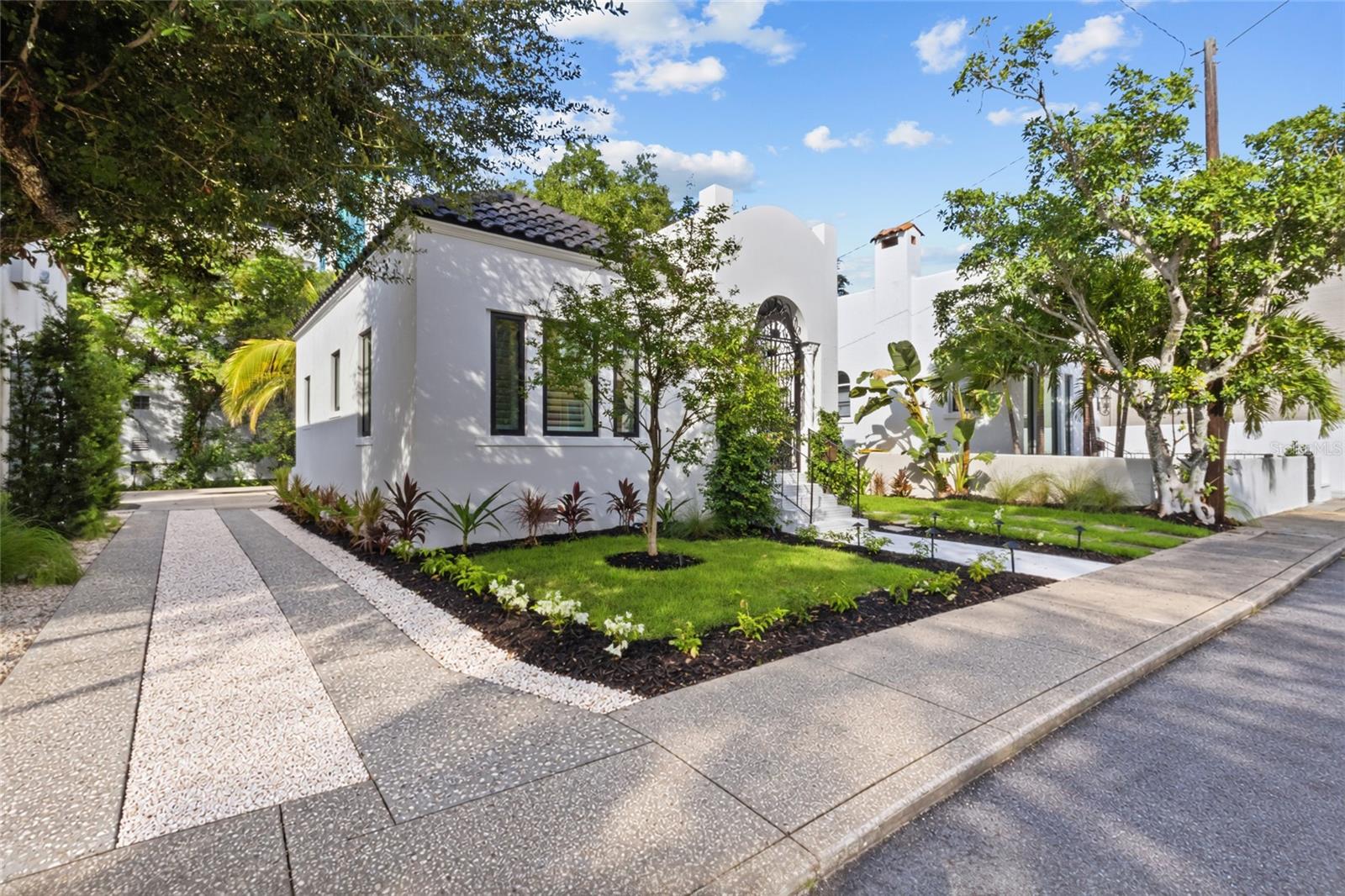 BURNS COURT - Residential