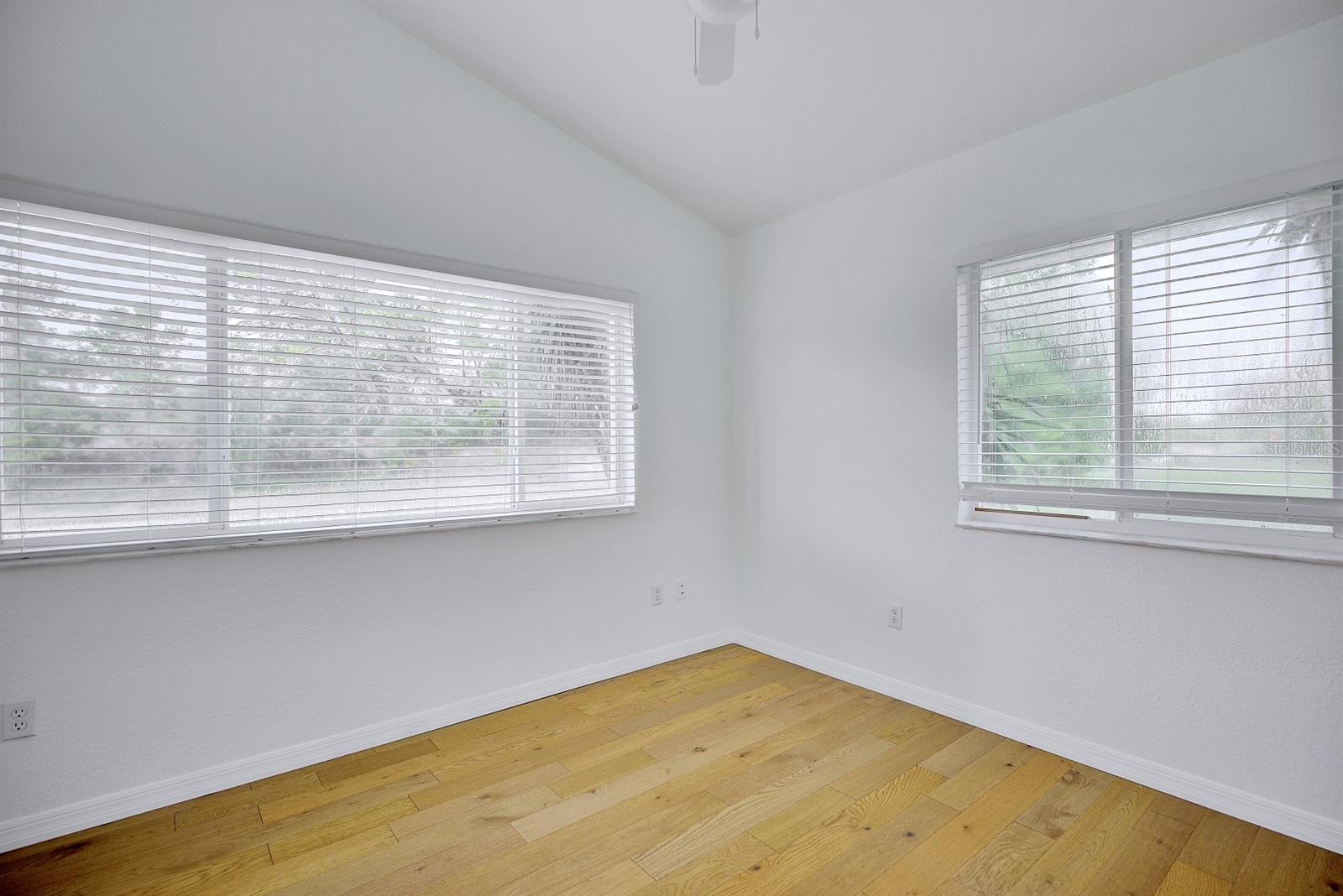 SUNN LAKES EST - Residential