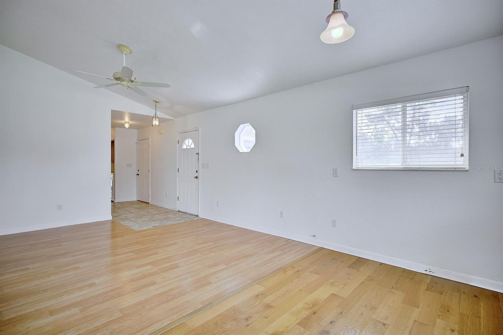 SUNN LAKES EST - Residential