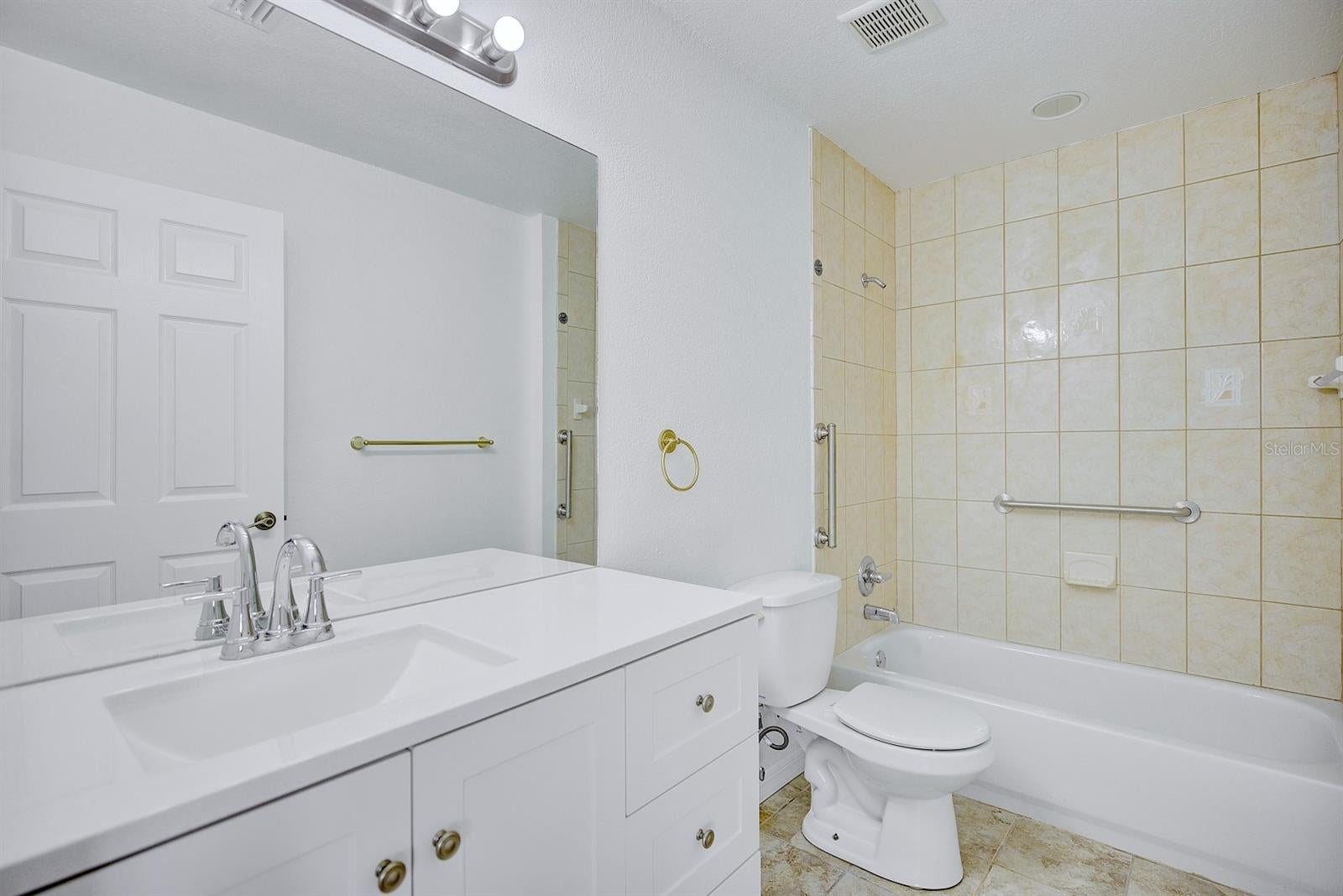 SUNN LAKES EST - Residential