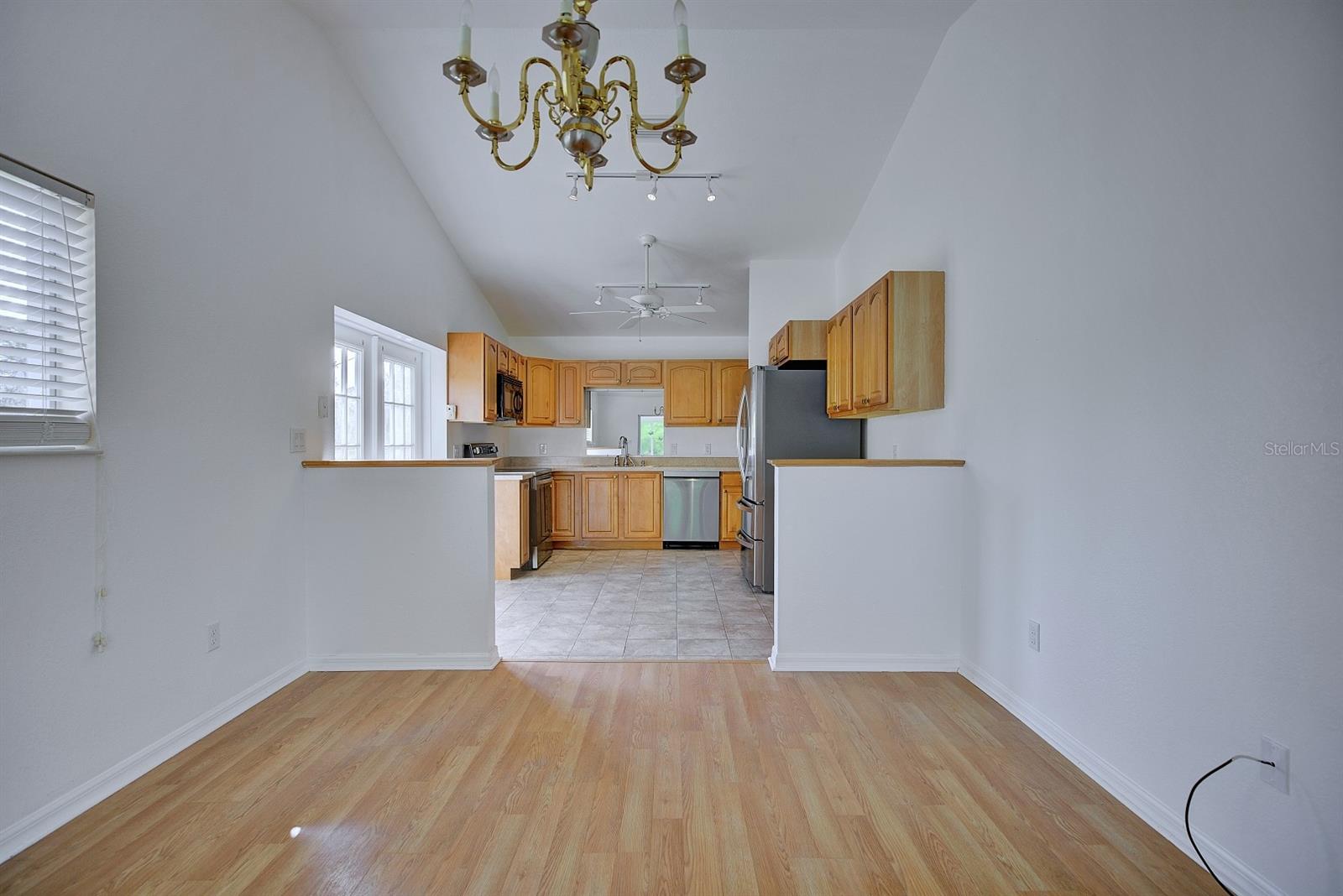 SUNN LAKES EST - Residential