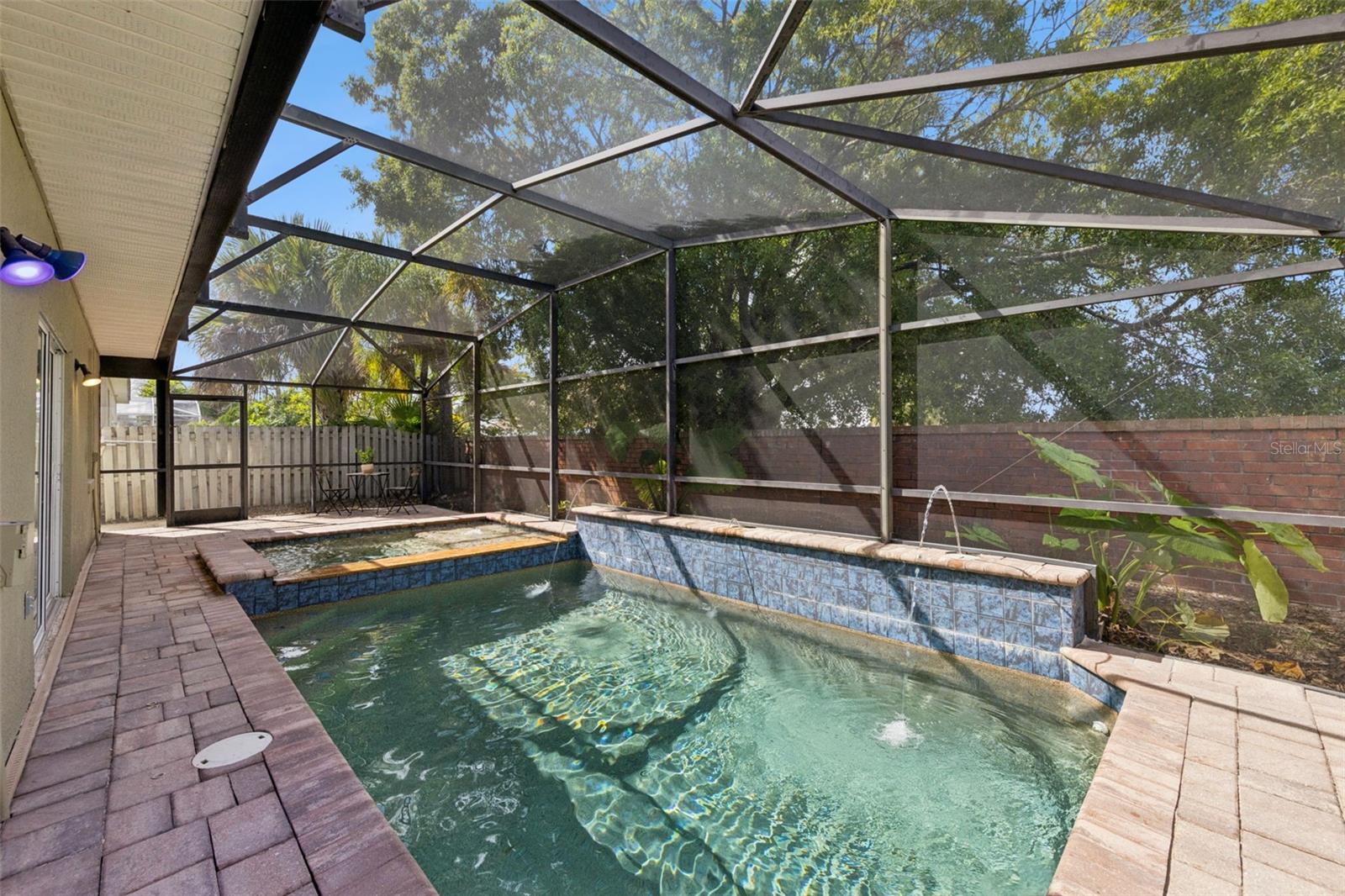 HUNTERS CREEK TRACT 350 PH 2 33/52 LOT 13 - Residential