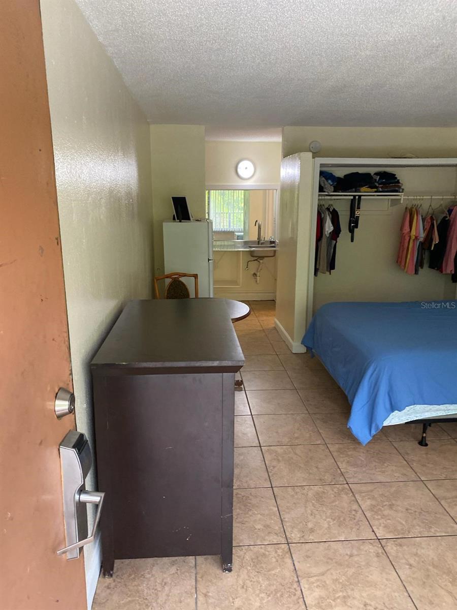 SANDLAKE COURTYARDS CONDO 5901/3515 UNIT 2091 - Residential