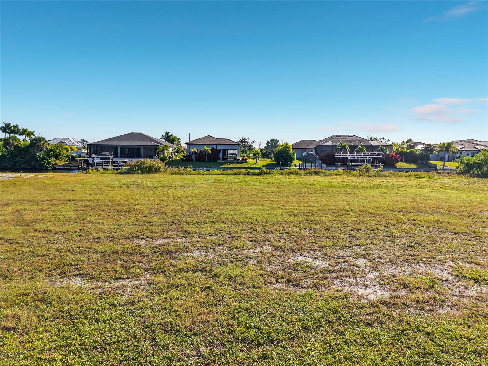 CAPE CORAL - Land