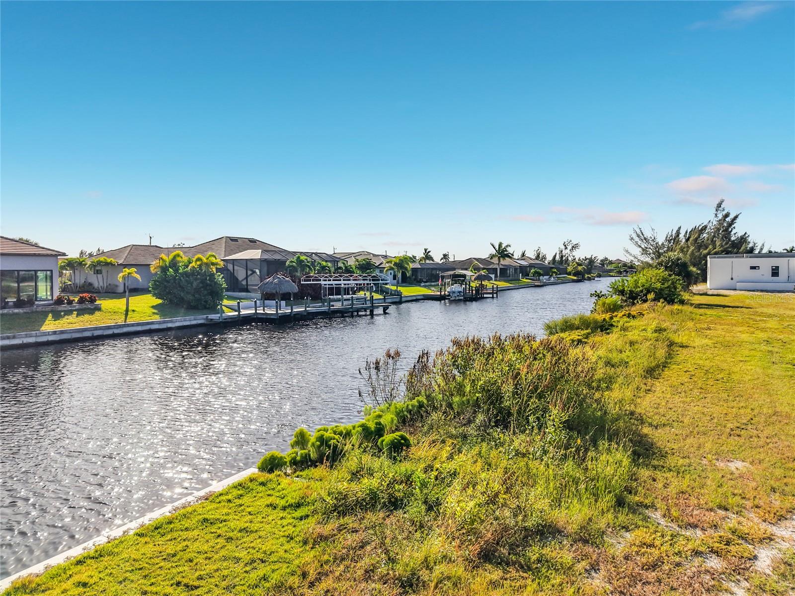CAPE CORAL - Land