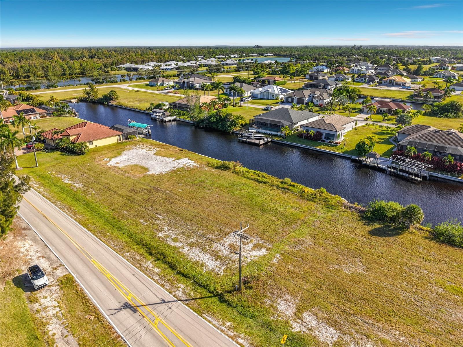 CAPE CORAL - Land