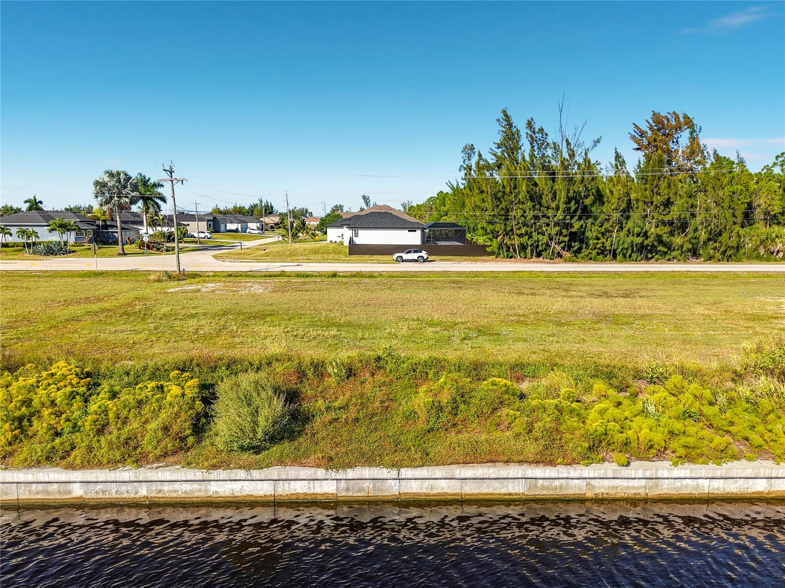 CAPE CORAL - Land