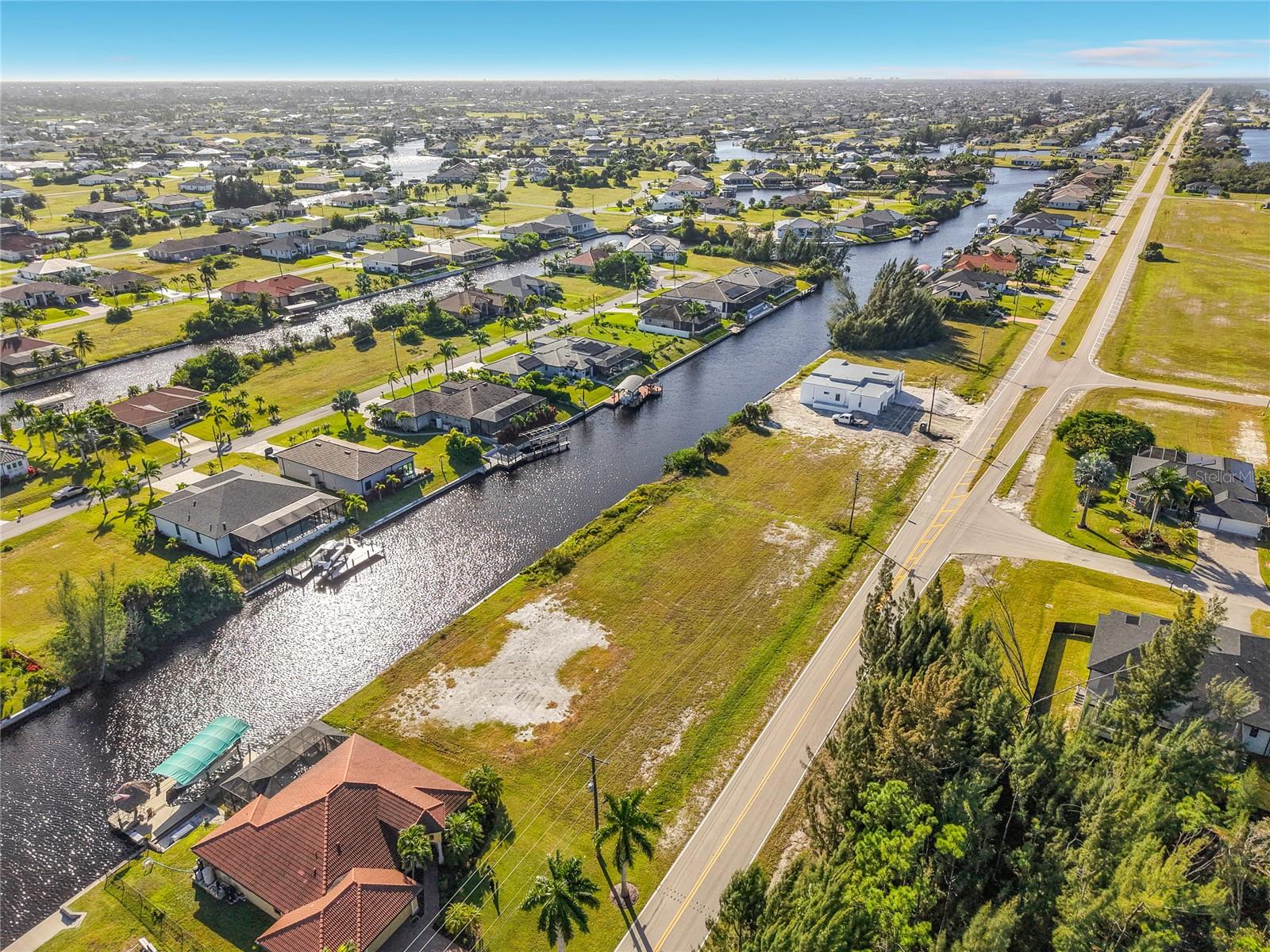 CAPE CORAL - Land