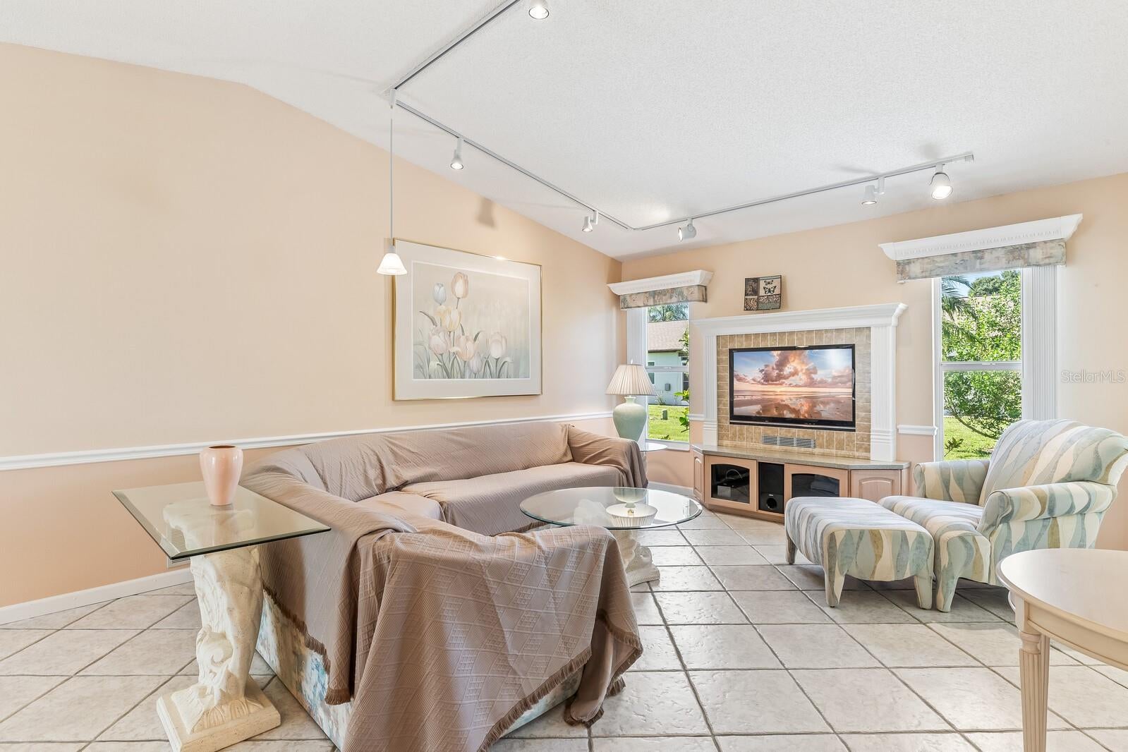 FOXWOOD - Residential