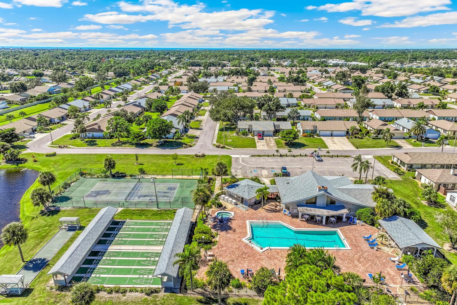 FOXWOOD - Residential