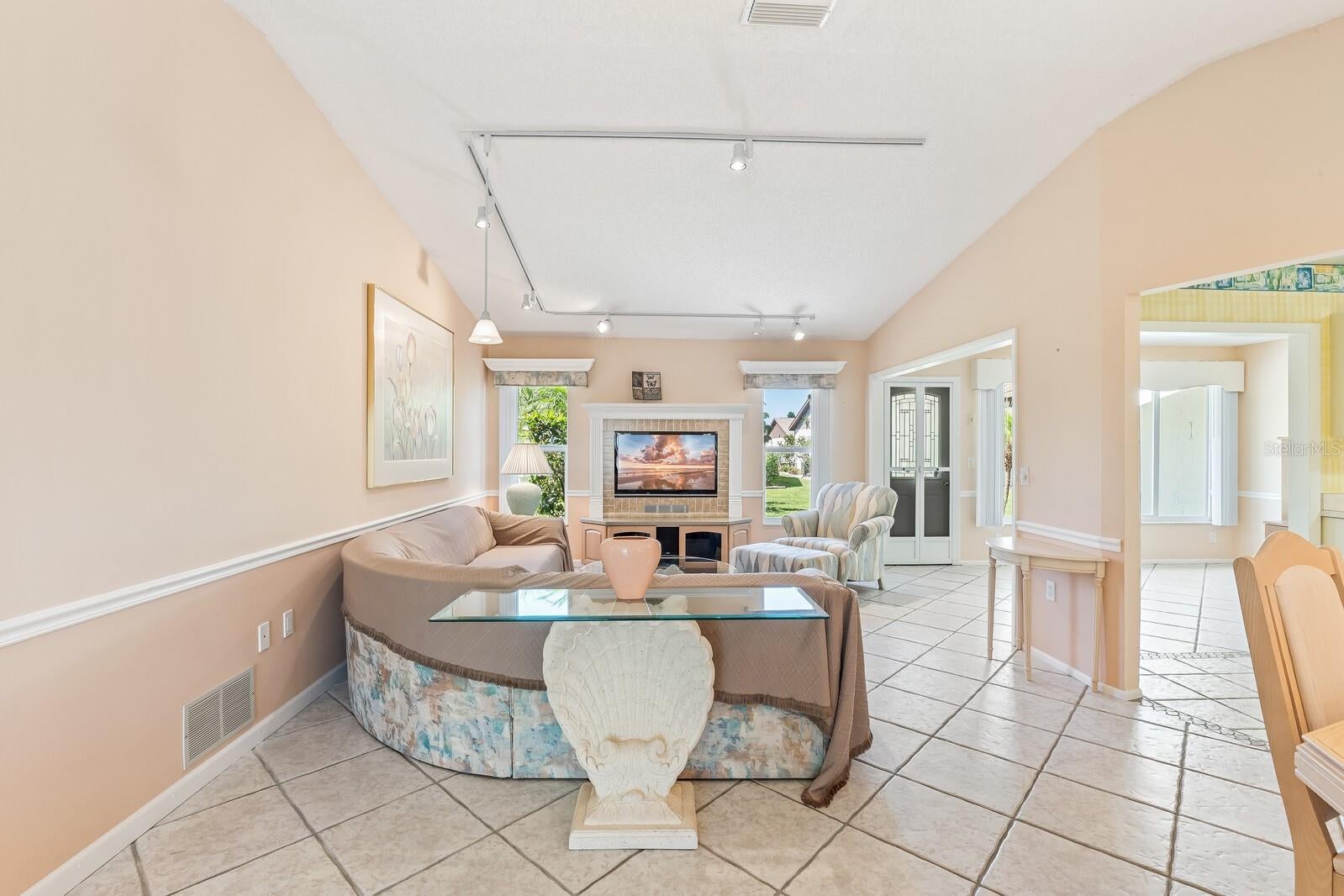 FOXWOOD - Residential