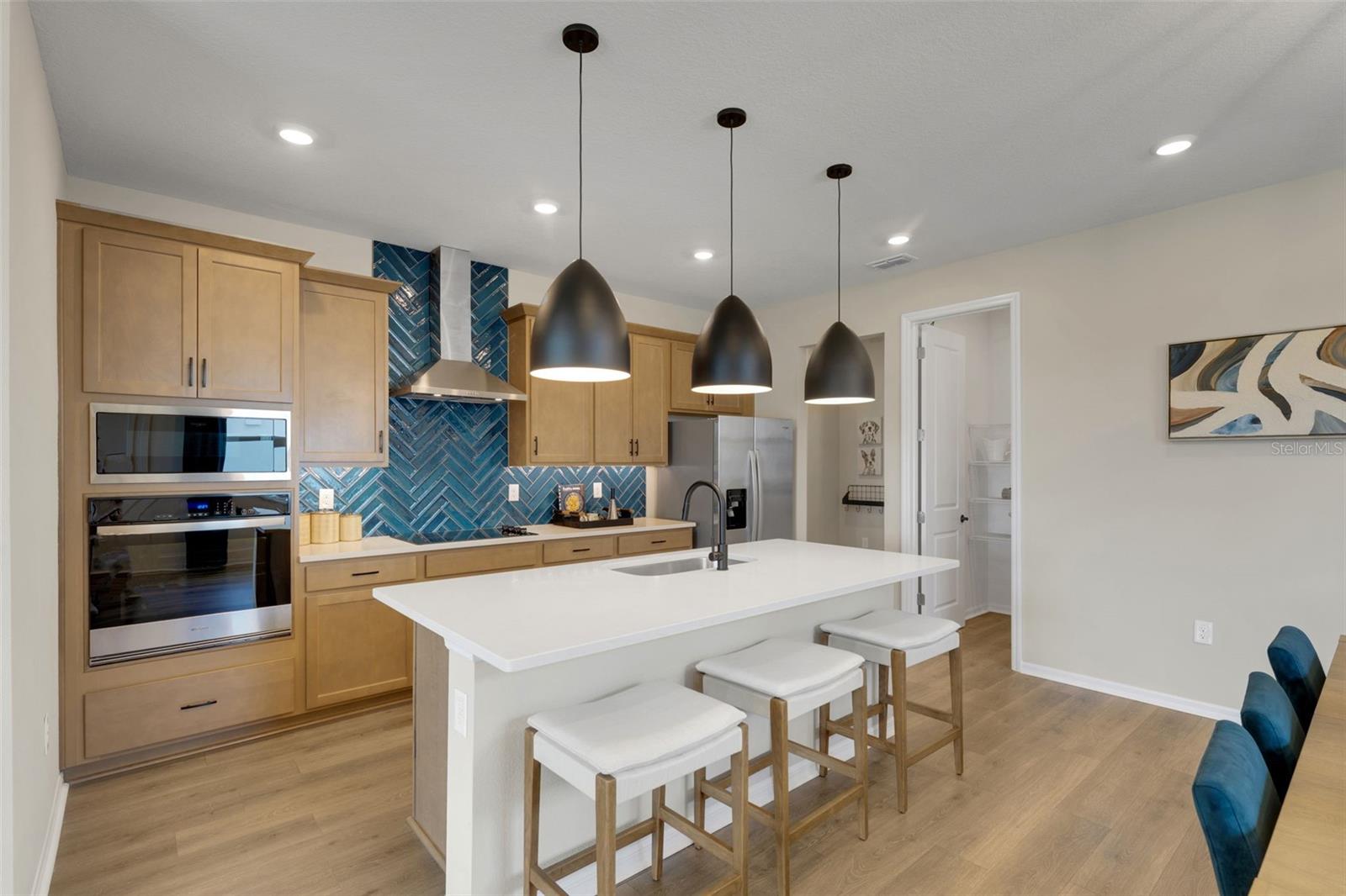 RIVER HALL COUNTRY CLUB - Residential