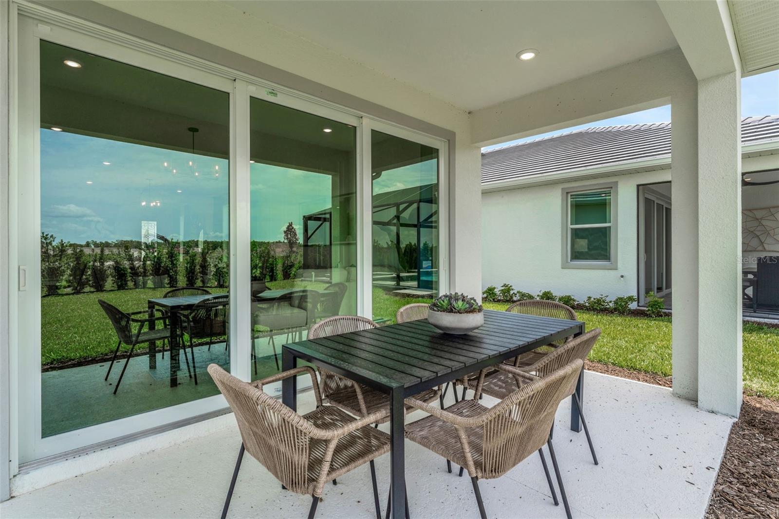 RIVER HALL COUNTRY CLUB - Residential