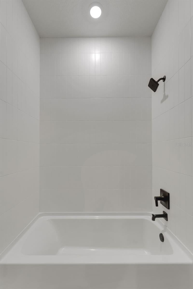 RIVER HALL COUNTRY CLUB - Residential