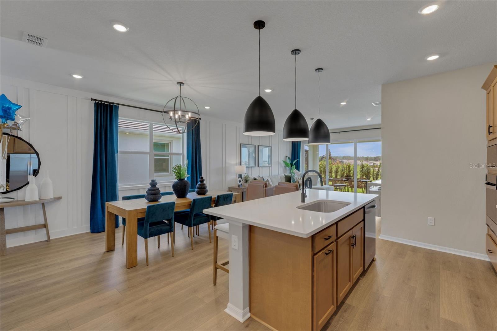 RIVER HALL COUNTRY CLUB - Residential