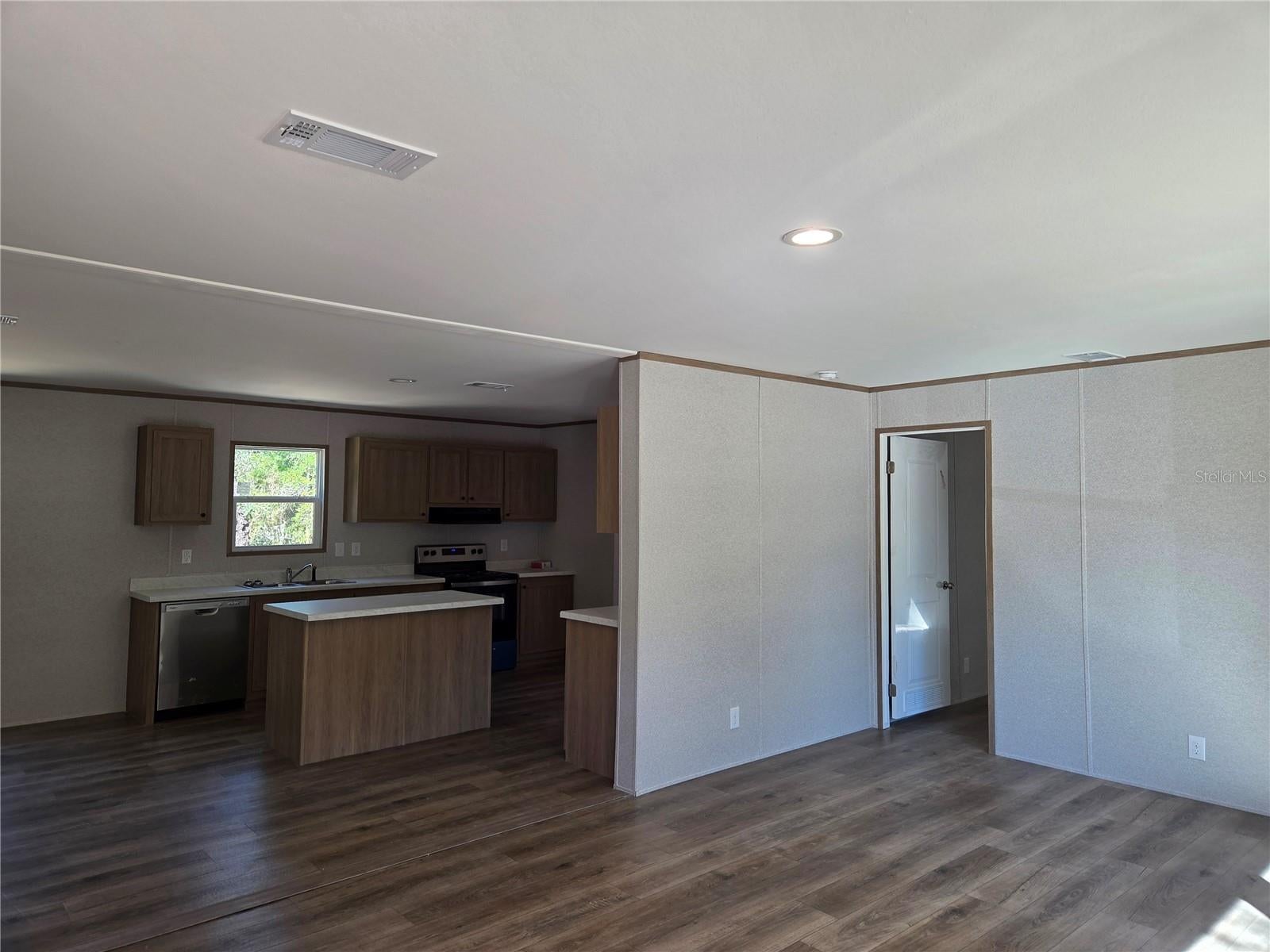 WILLISTON HLNDS - Residential