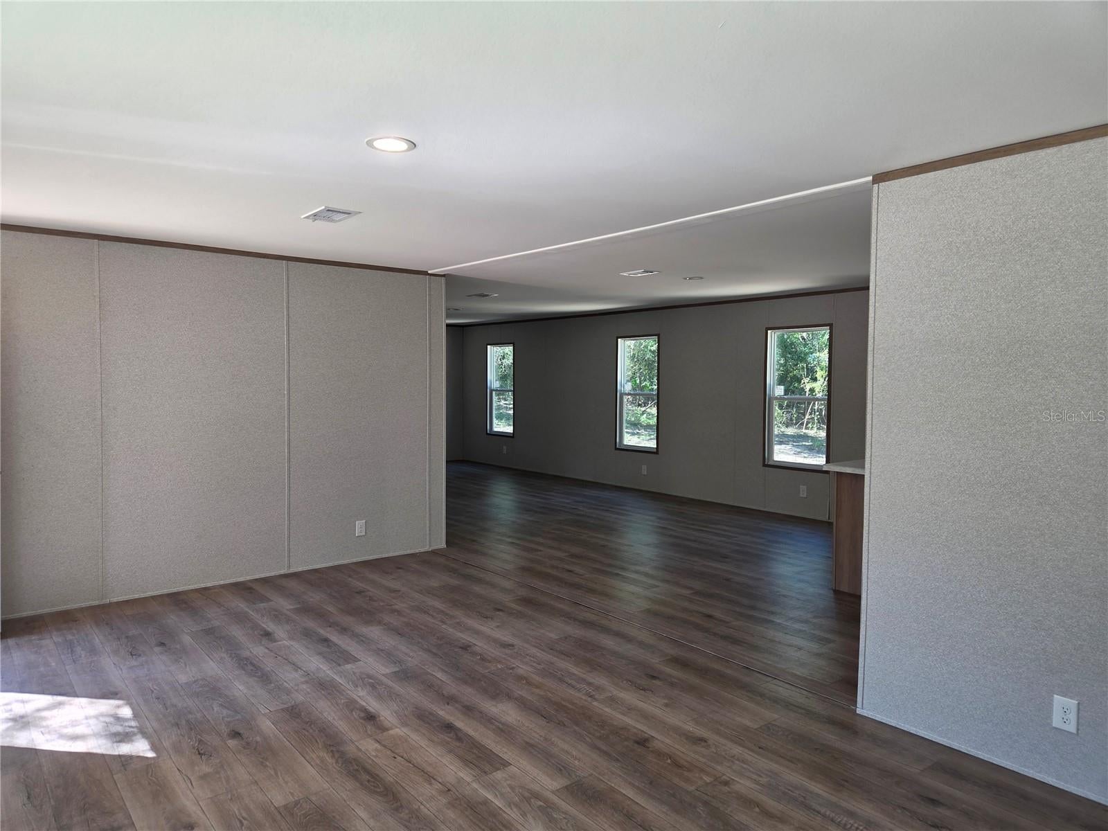 WILLISTON HLNDS - Residential