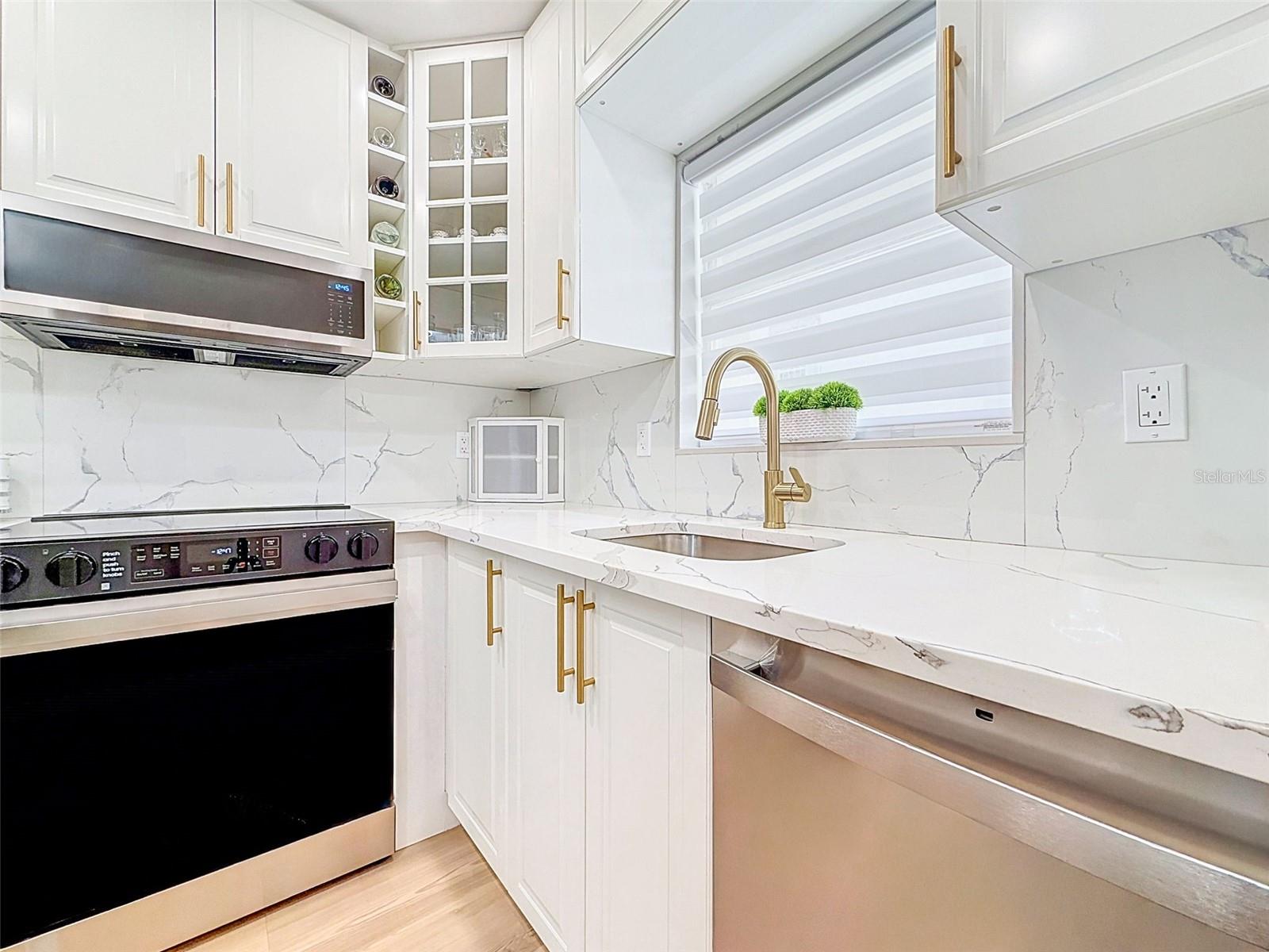 GLEN OAKS GARDEN APTS 1 - Residential