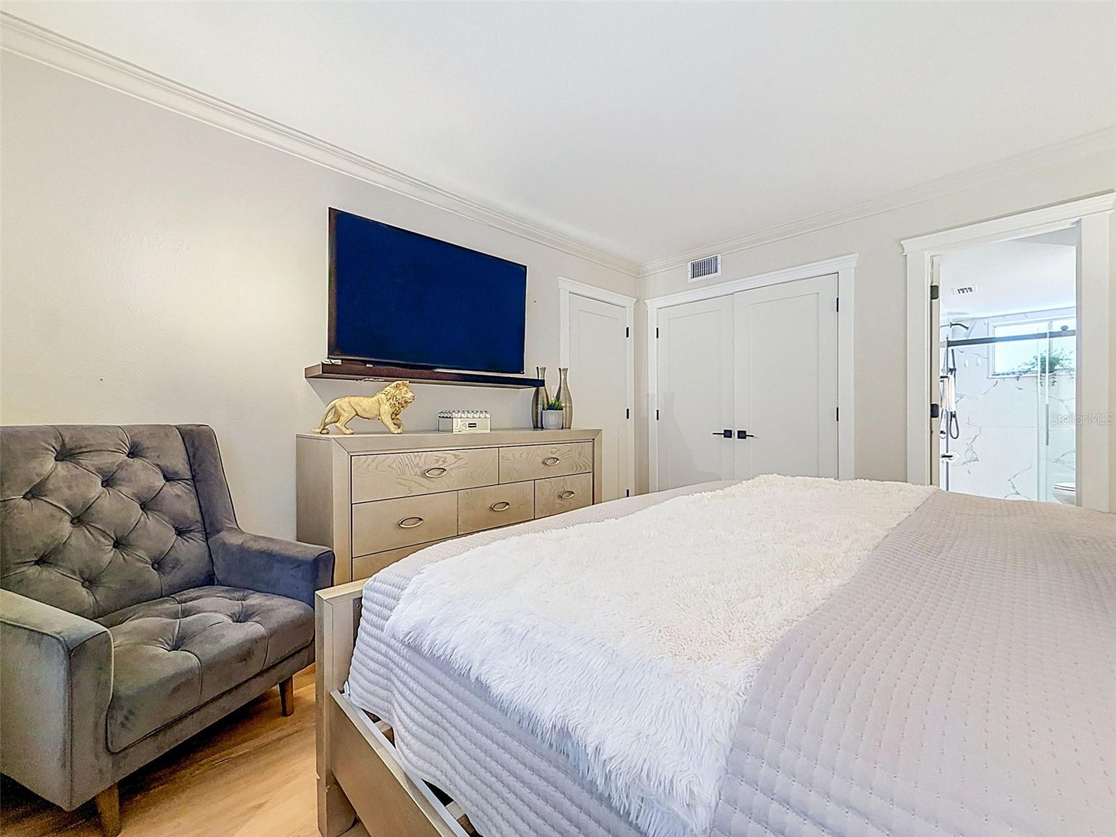 GLEN OAKS GARDEN APTS 1 - Residential