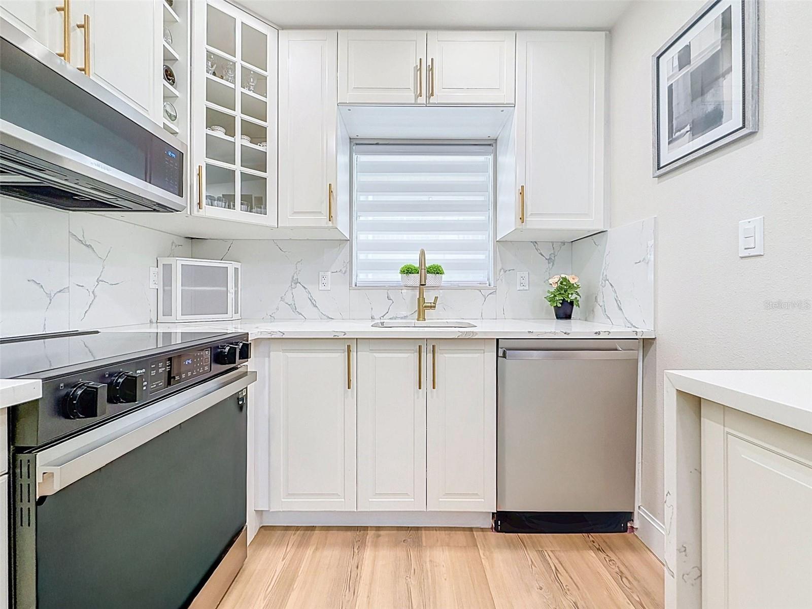 GLEN OAKS GARDEN APTS 1 - Residential