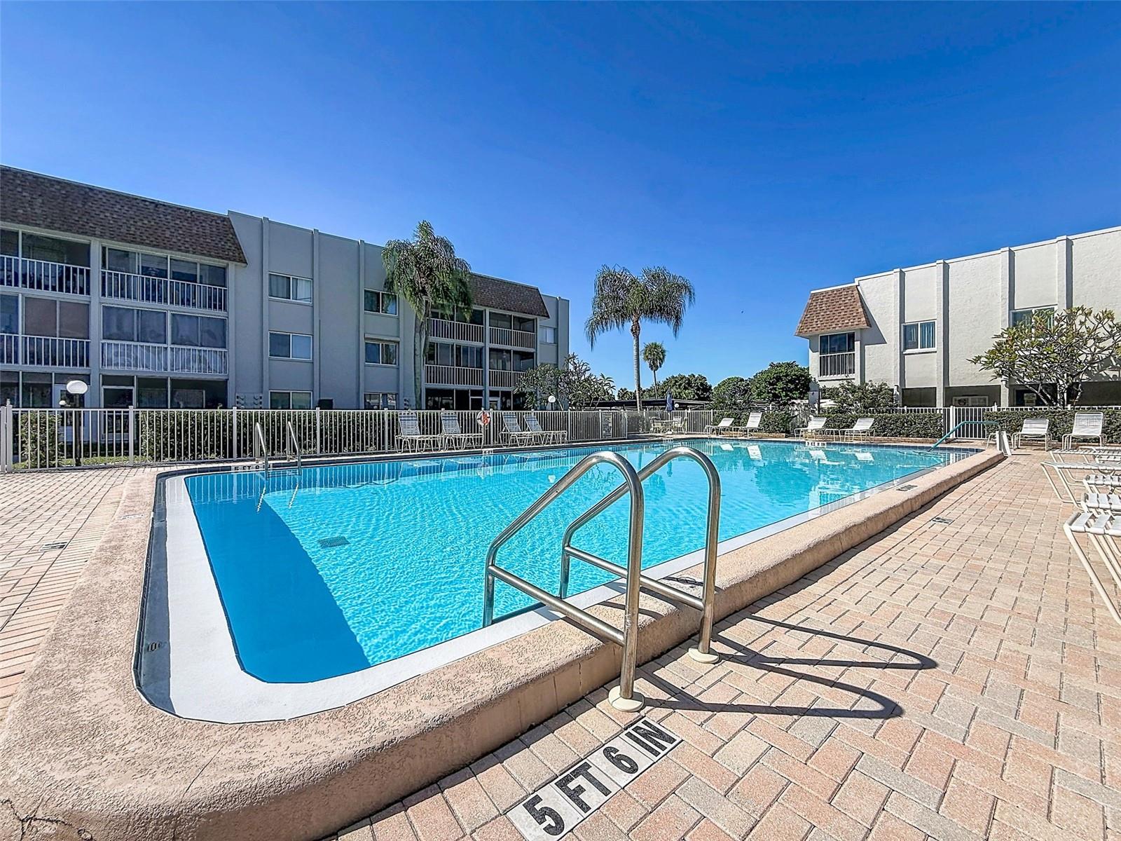GLEN OAKS GARDEN APTS 1 - Residential