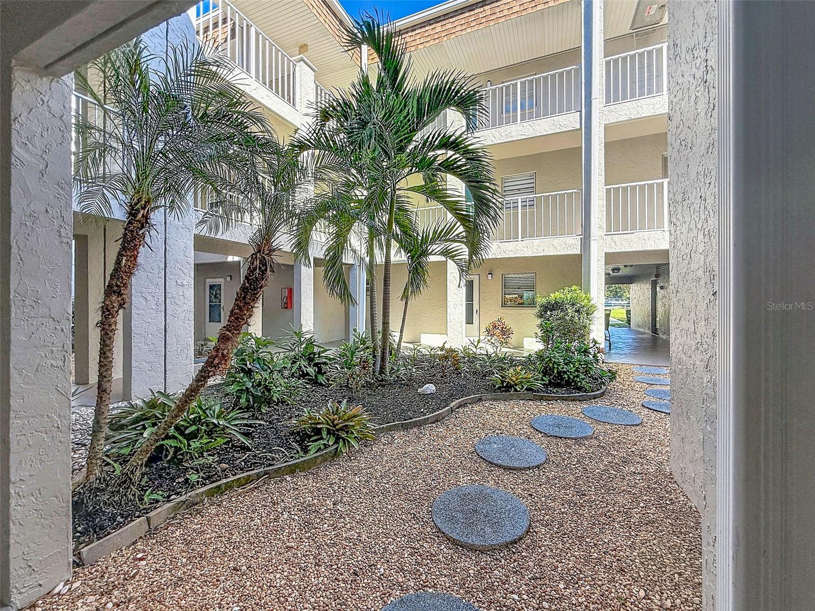 GLEN OAKS GARDEN APTS 1 - Residential
