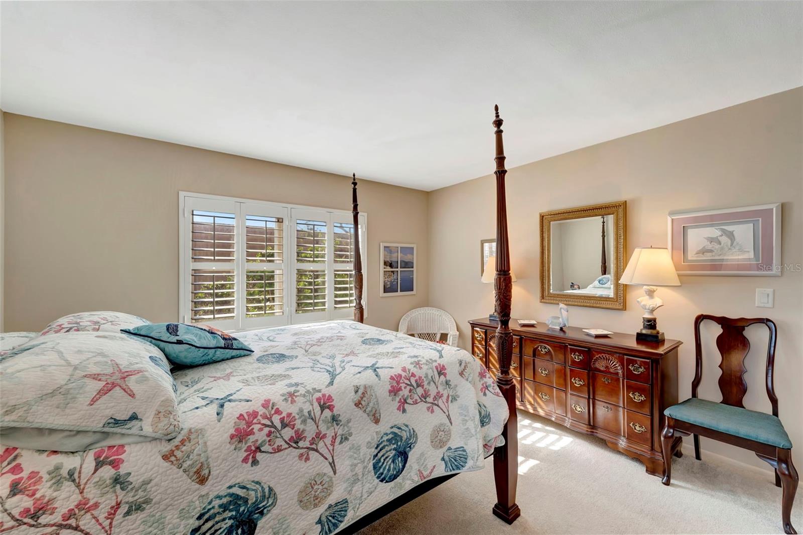COUNTRY CLUB APTS - Residential