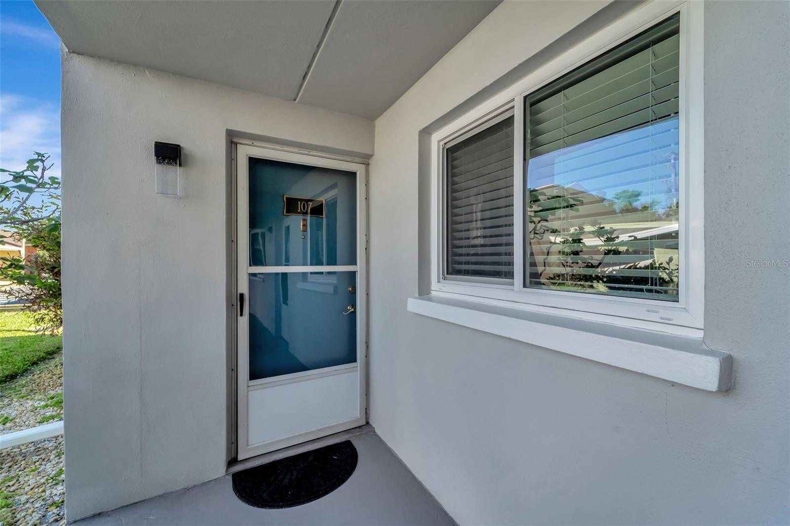 COUNTRY CLUB APTS - Residential