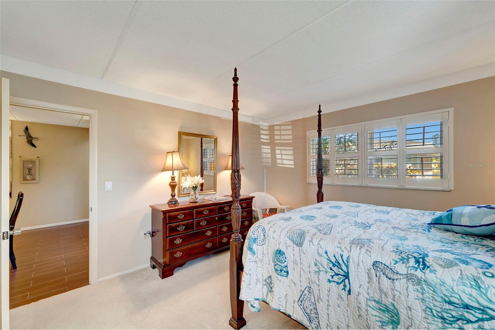 COUNTRY CLUB APTS - Residential