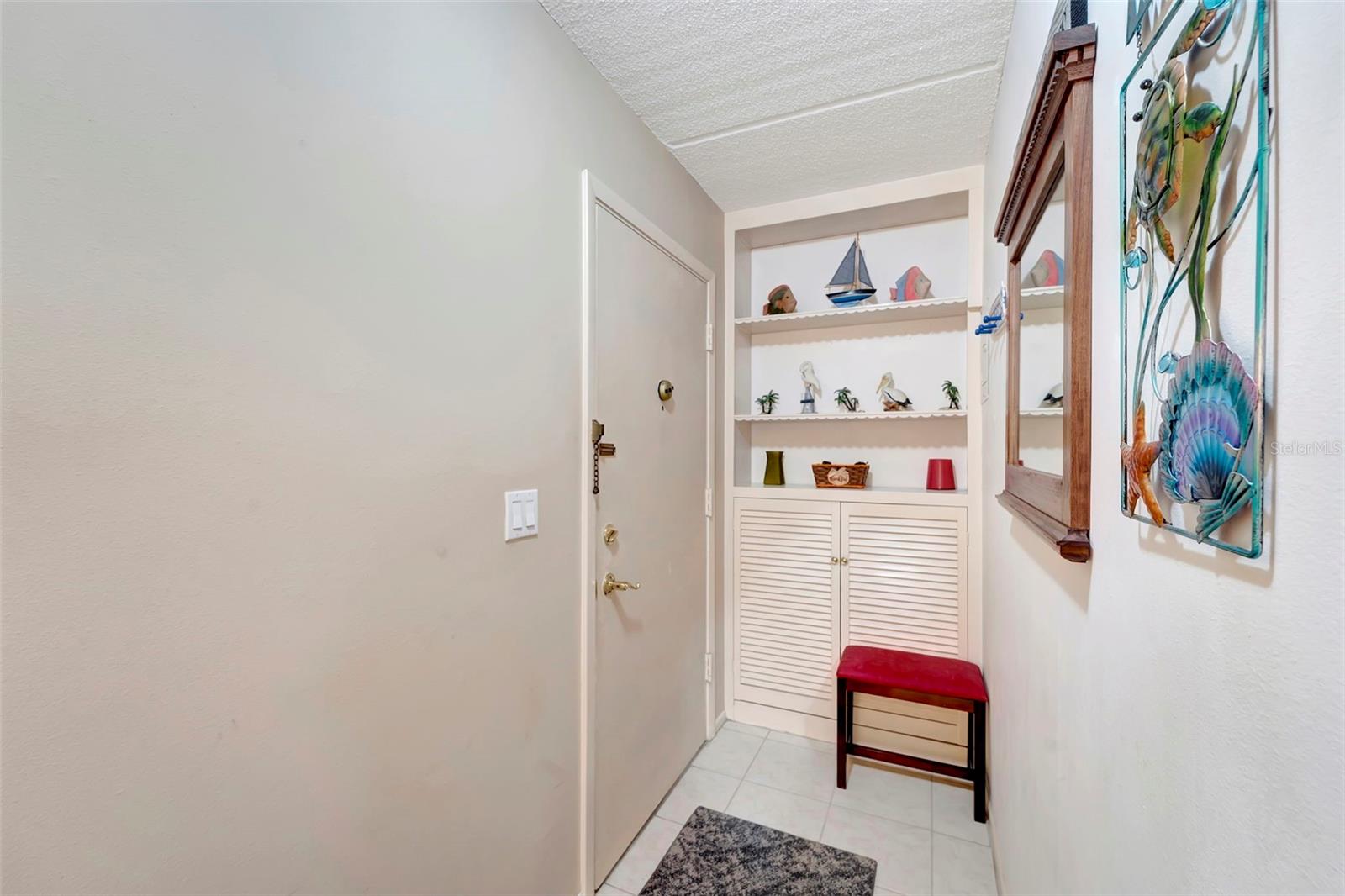 COUNTRY CLUB APTS - Residential